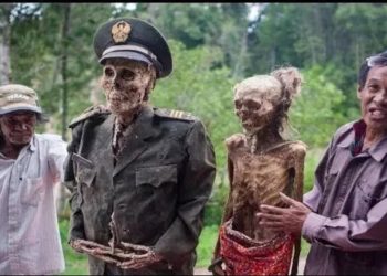 See Photos; Meet Indonesian tribe that removes dead from coffin after three years for cleansing