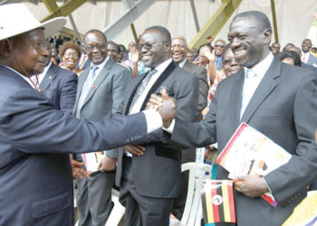 Besigye praises Museveni: Says President is visionary, intelligent and strategic thinker