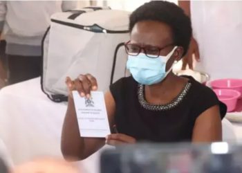 Govt assures of safety as Uganda begins COVID-19 vaccination