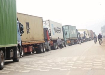 Trucks at closed Katuna border