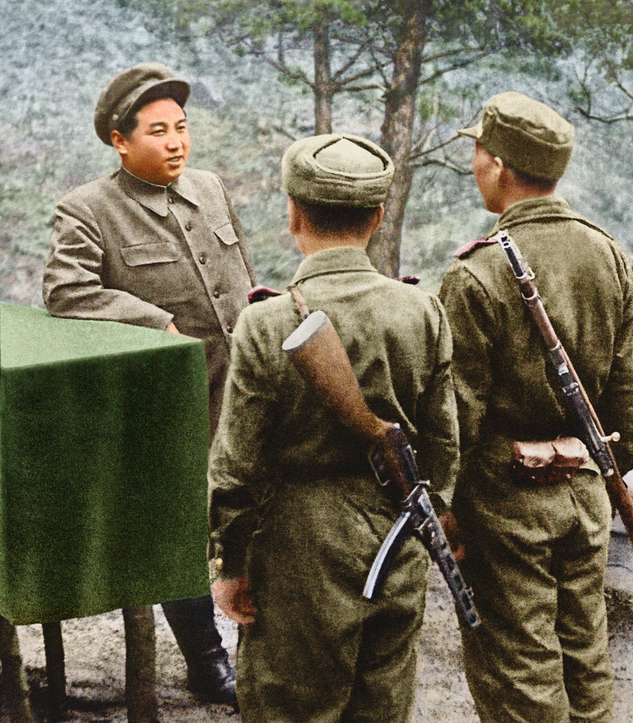 Talking with KPA soldiers at the front in April Juche 40 (1951)