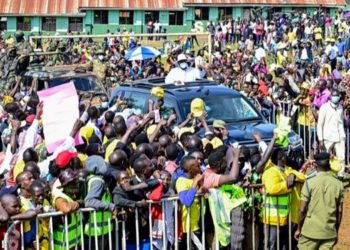 “Add dairy and poultry farming to oil palm growing to create more wealth” – President Museveni tips Kalangala residents