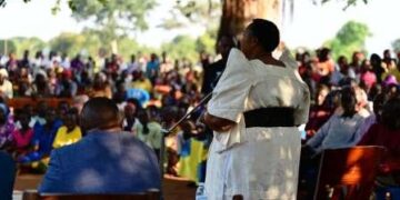 Babalanda Takes PDM Scorecard to Buyende: “This Money Is Not for Second Wives”