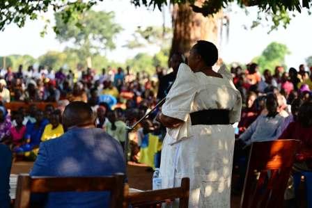 Babalanda Takes PDM Scorecard to Buyende: “This Money Is Not for Second Wives”